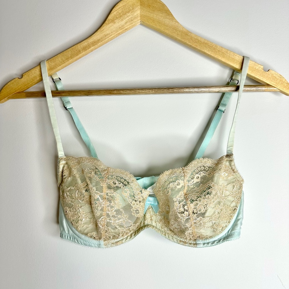 MYLA London Silk bra 34/C light blue with beige lace